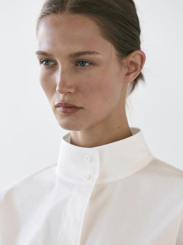 Camisa cuello alto detalle cinta - Blanco de Zara