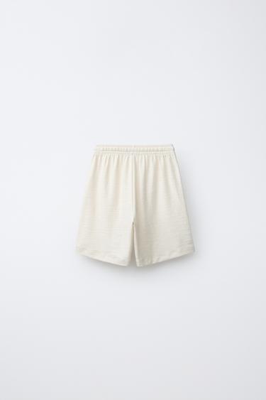 ENSEMBLE CHEMISE ET BERMUDA TEXTURÉS AVEC ÉTIQUETTE - Écru / Beige de Zara - Image 4