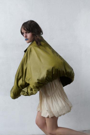 VESTE OVERSIZE EN NYLON - Vert soutenu de Zara - Image 2