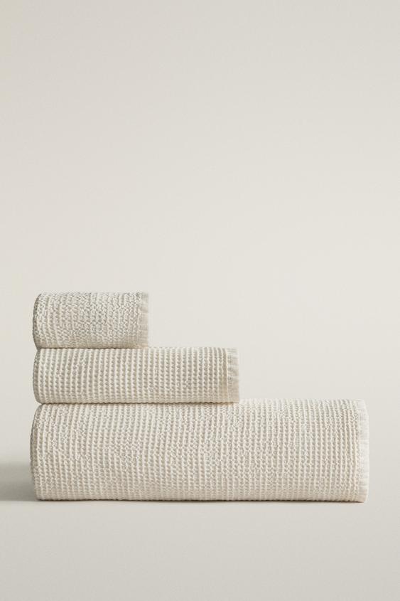 TEXTURED WAFFLE-KNIT BATH TOWEL - Ivory by Zara - Image 0