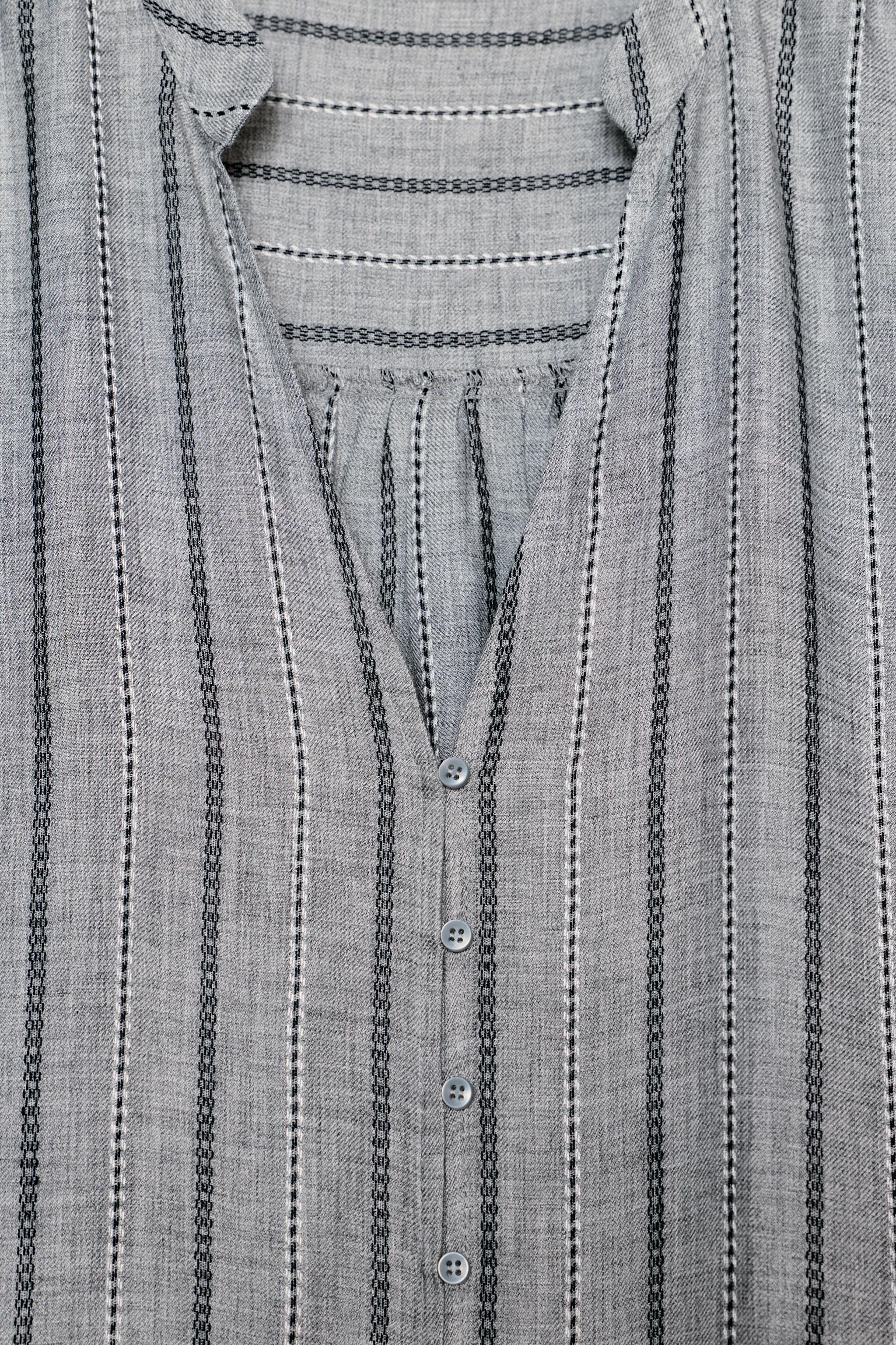 WOVEN STRIPED BLOUSE