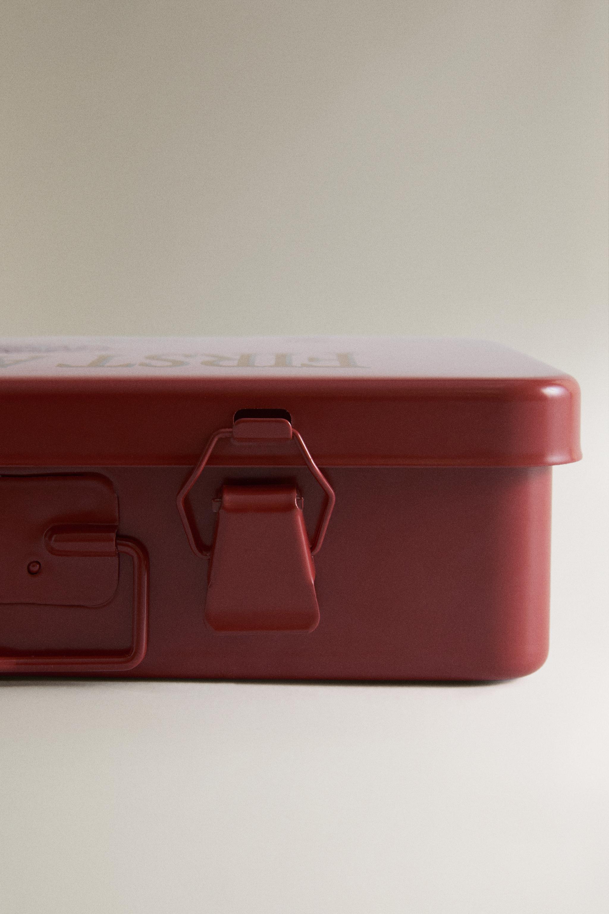 METAL FIRST AID BOX