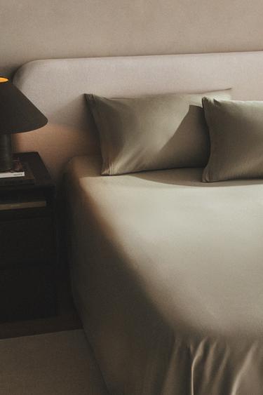 SATEEN DUVET COVER WITH SILK BORDER (300 THREAD COUNT) - Green by Zara