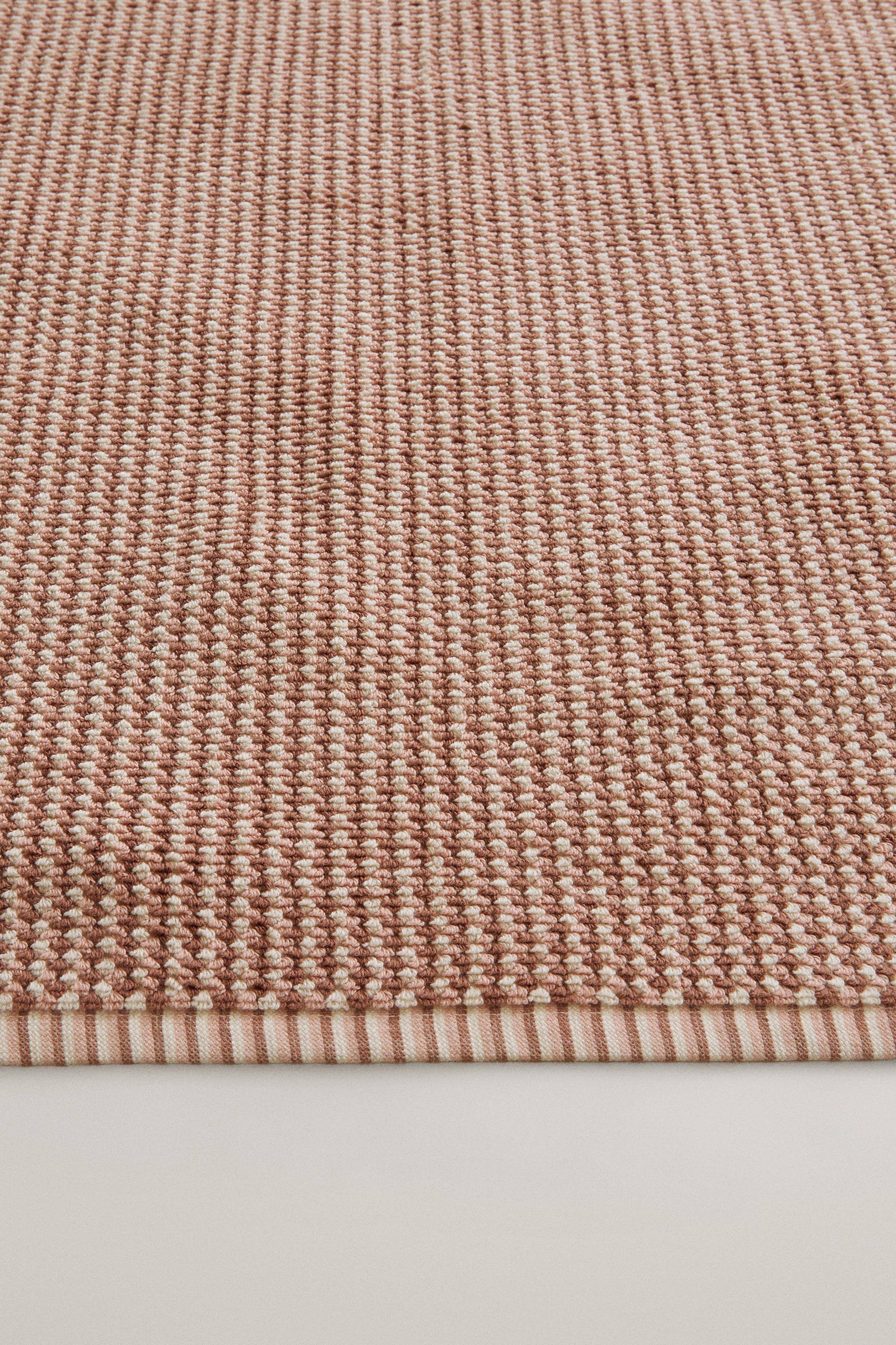 TEXTURED COTTON BATH MAT