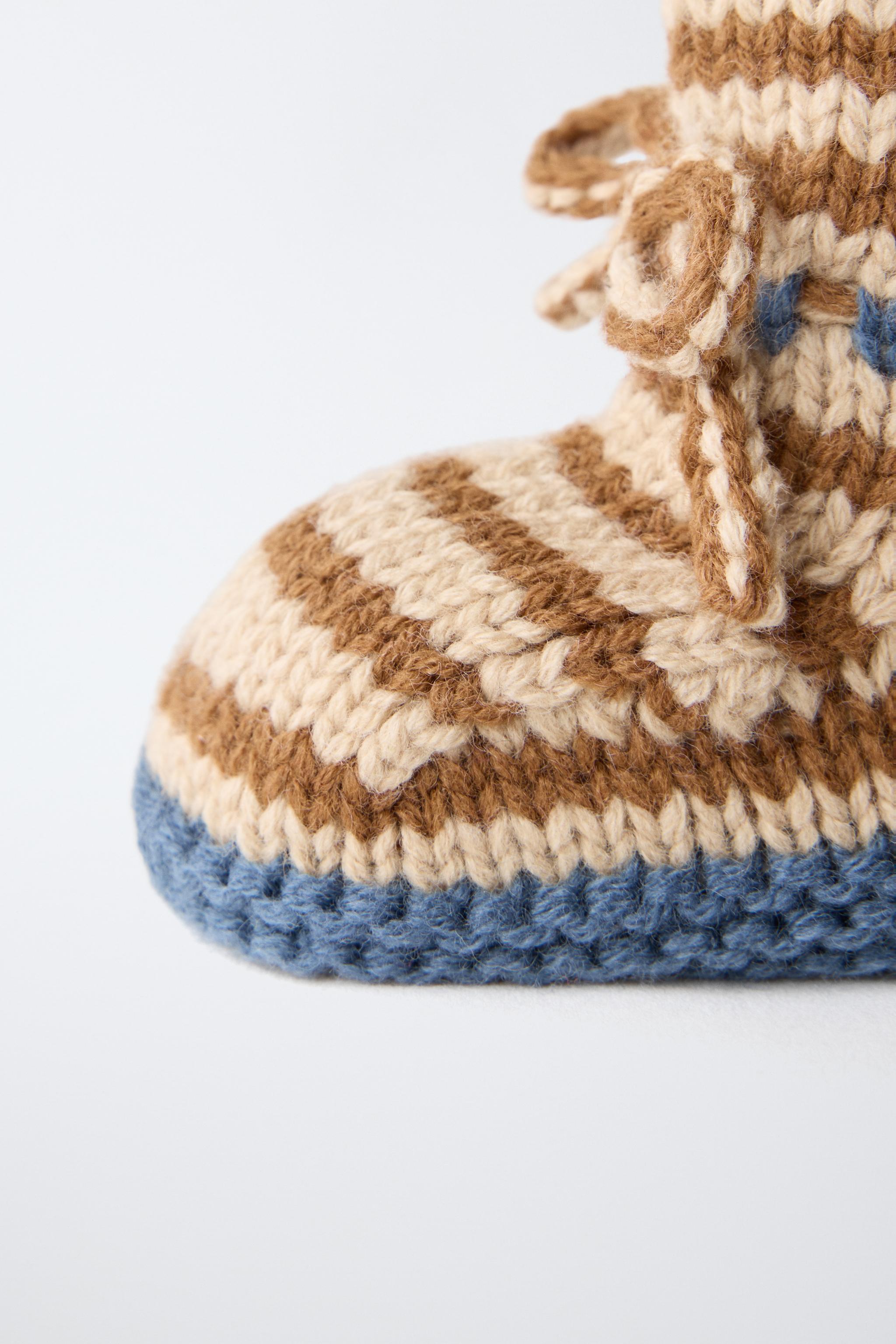 STRIPED KNIT BOOTIE