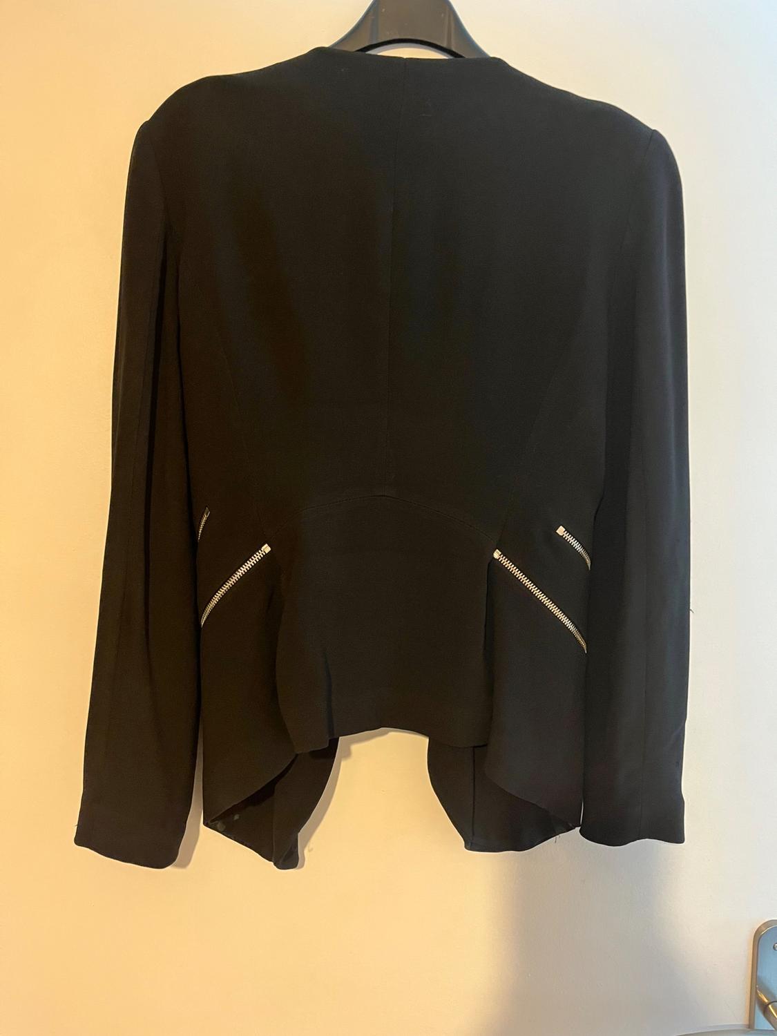 BLAZER NOIR AVEC POCHES ZIPPÉES - Image 2