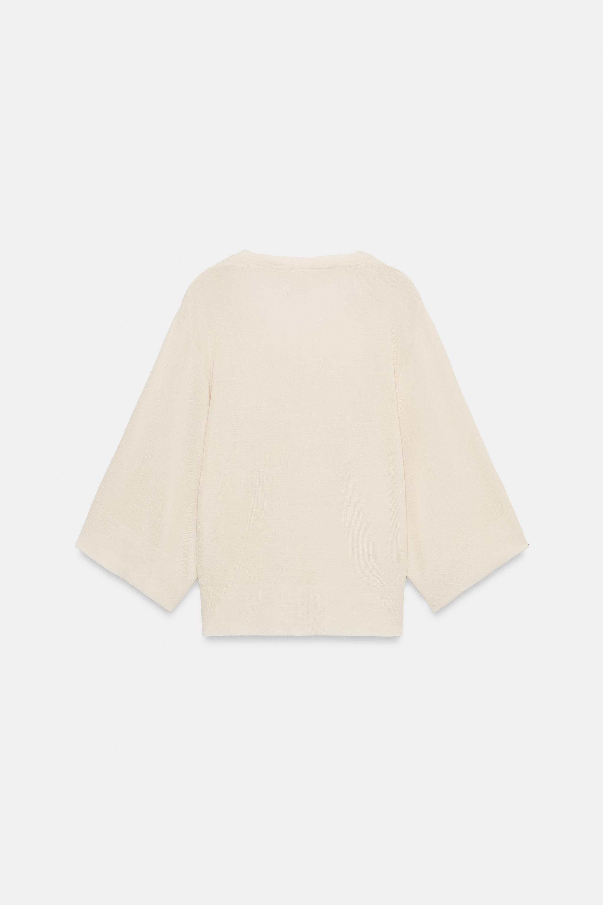 GATHERED ROUND NECK KNIT TOP