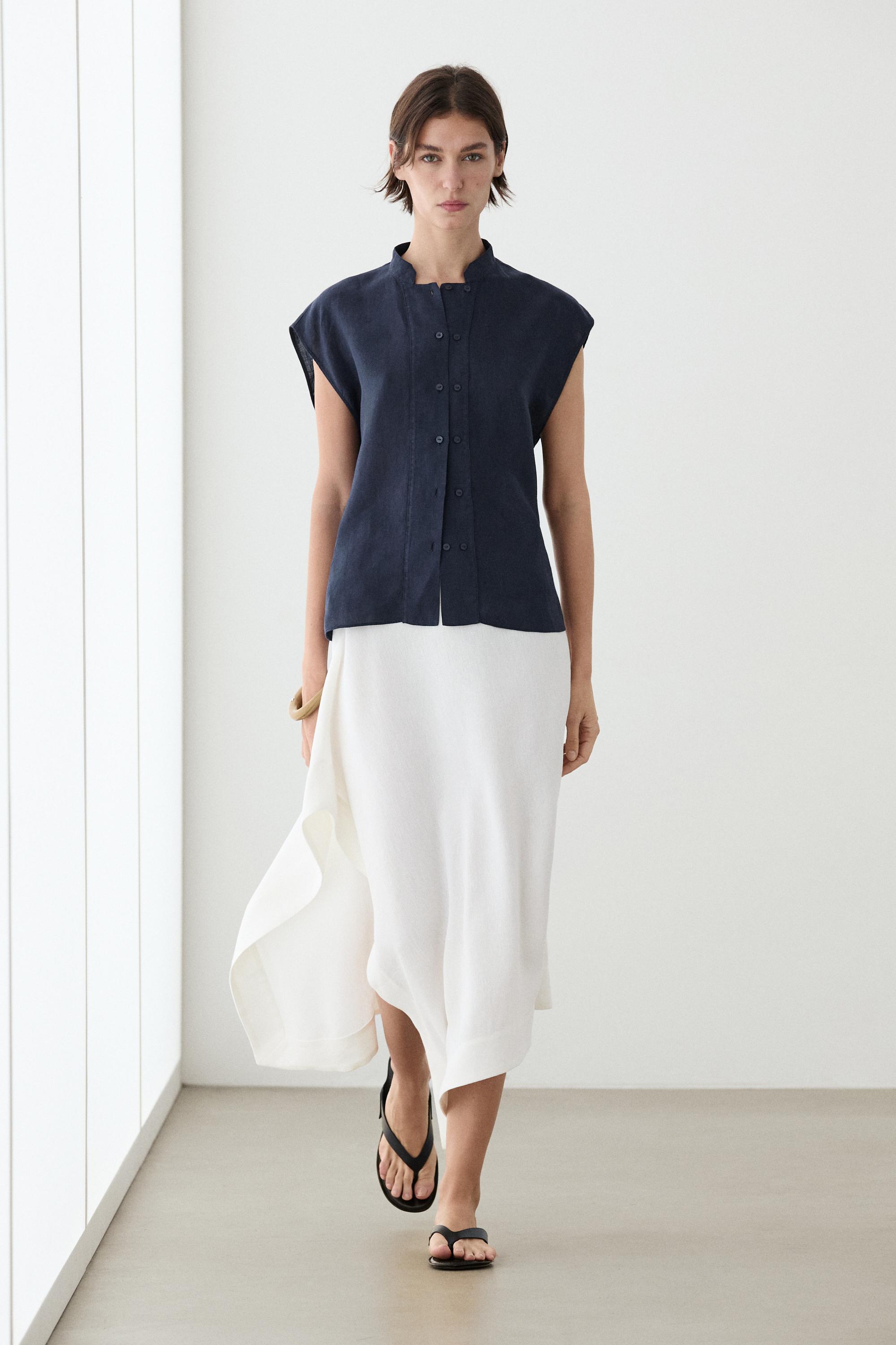 Flowing 100% linen shirt with button detail — Dark navy