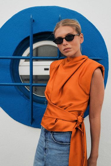 SATIN TOP WITH SHOULDER PADS AND KNOT - Burnt orange by Zara