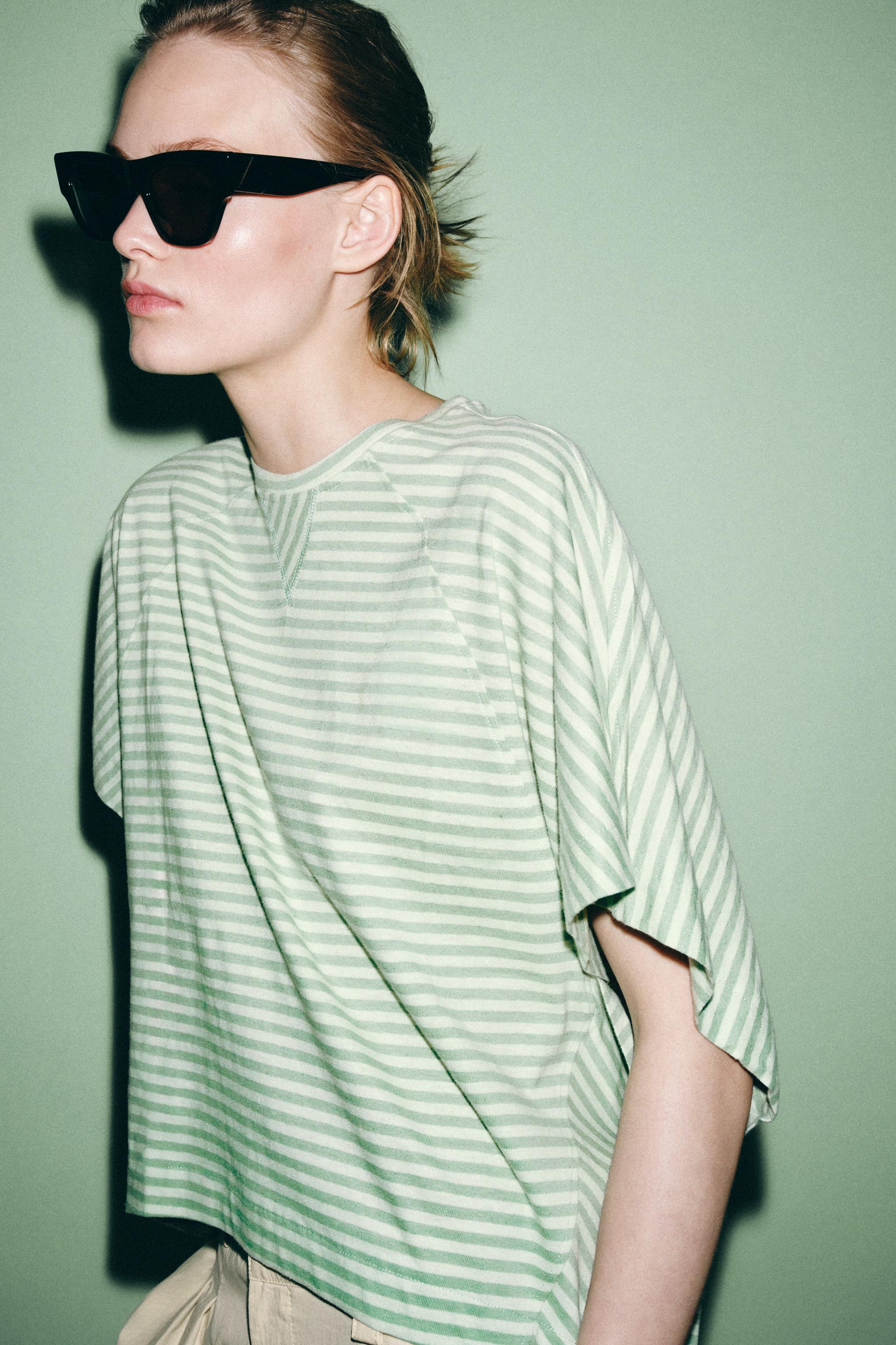STRIPED OVERSIZED T-SHIRT — Greens
