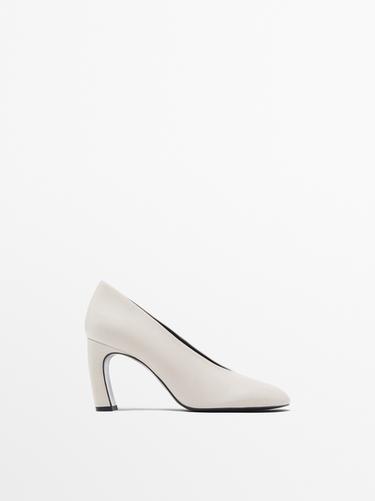 Escarpins avec bout rond - Écru de Zara - Image 0