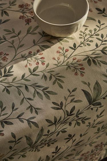 FLORAL PRINT TABLECLOTH - Green by Zara