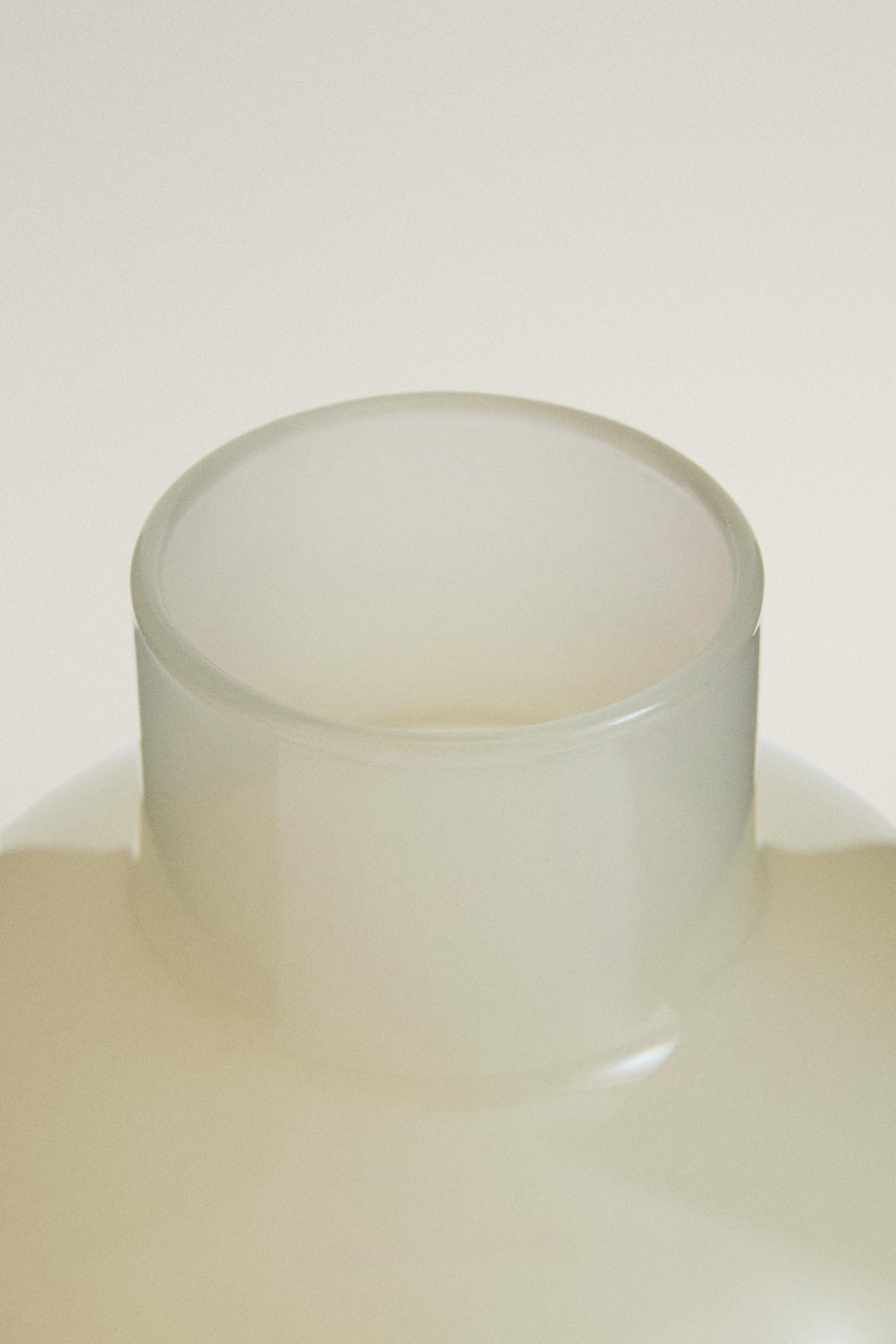 ENSEMBLE BOUTEILLE ET VERRE OVALE (LOT DE 2)