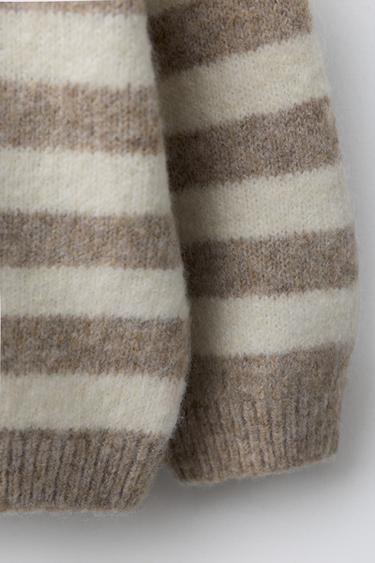PULL EN MAILLE À RAYURES - Beige clair de Zara - Image 2