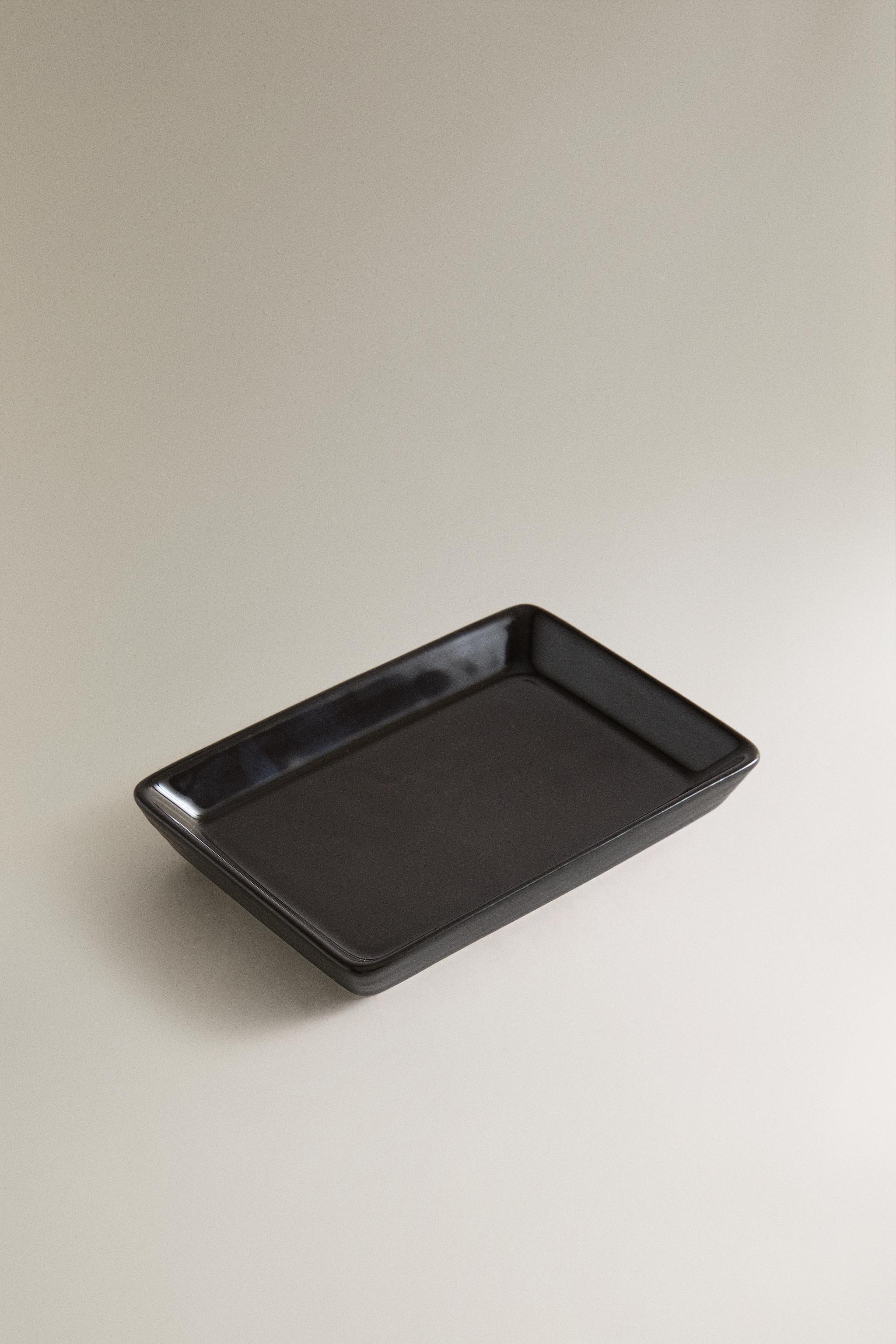 BLACK BATHROOM SOAP DISH — Black