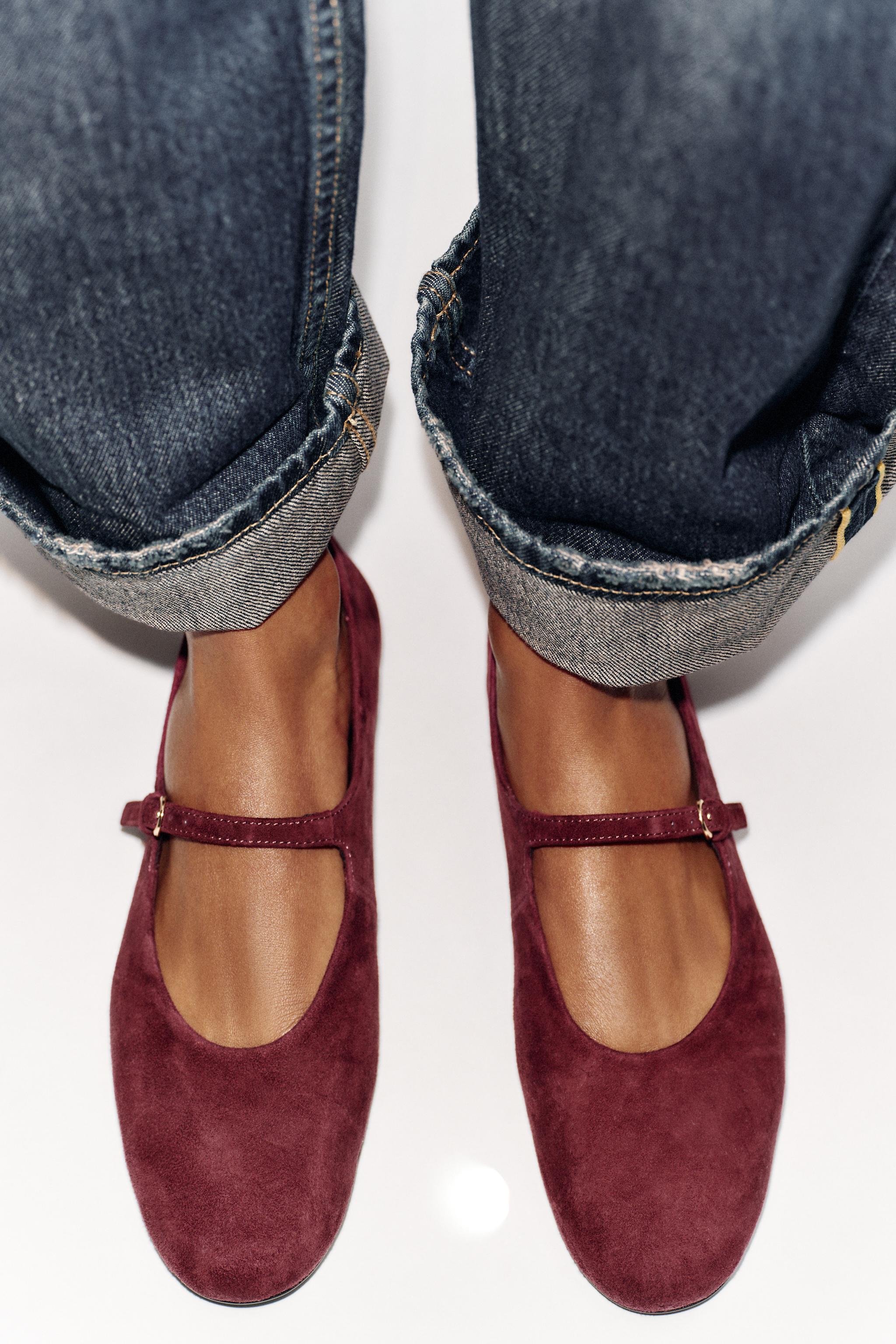 BALLERINE EN DAIM AVEC BOUCLE