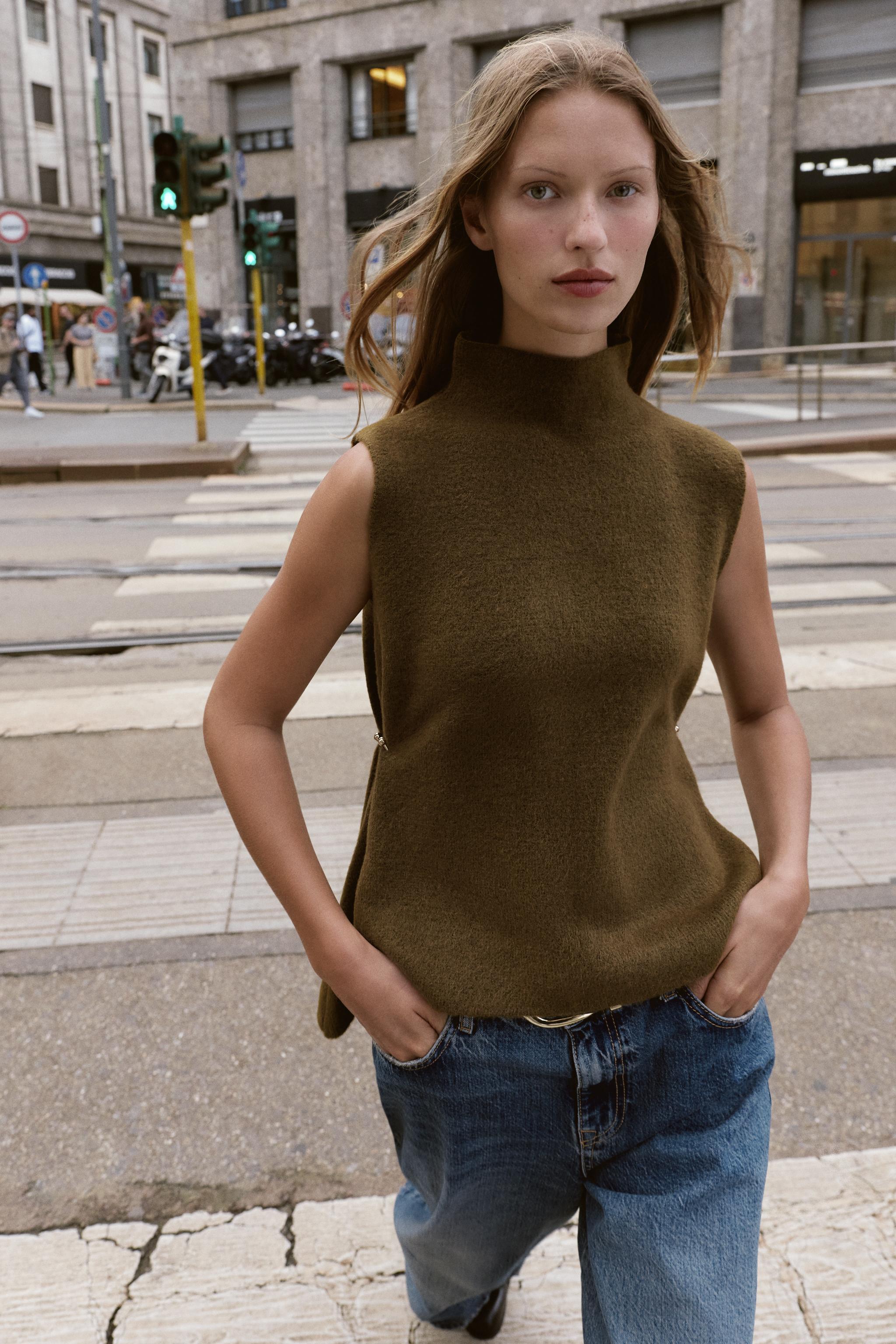 ASYMMETRIC KNIT TOP WITH SIDE APPLIQUÉS - Mid-green | ZARA