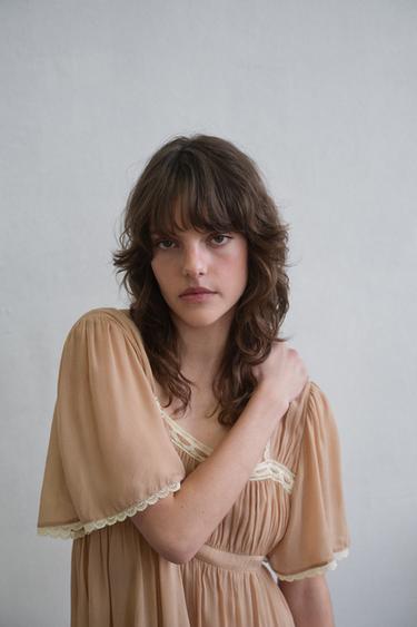 ROBE COURTE EN DENTELLE - Rose pâle de Zara - Image 2