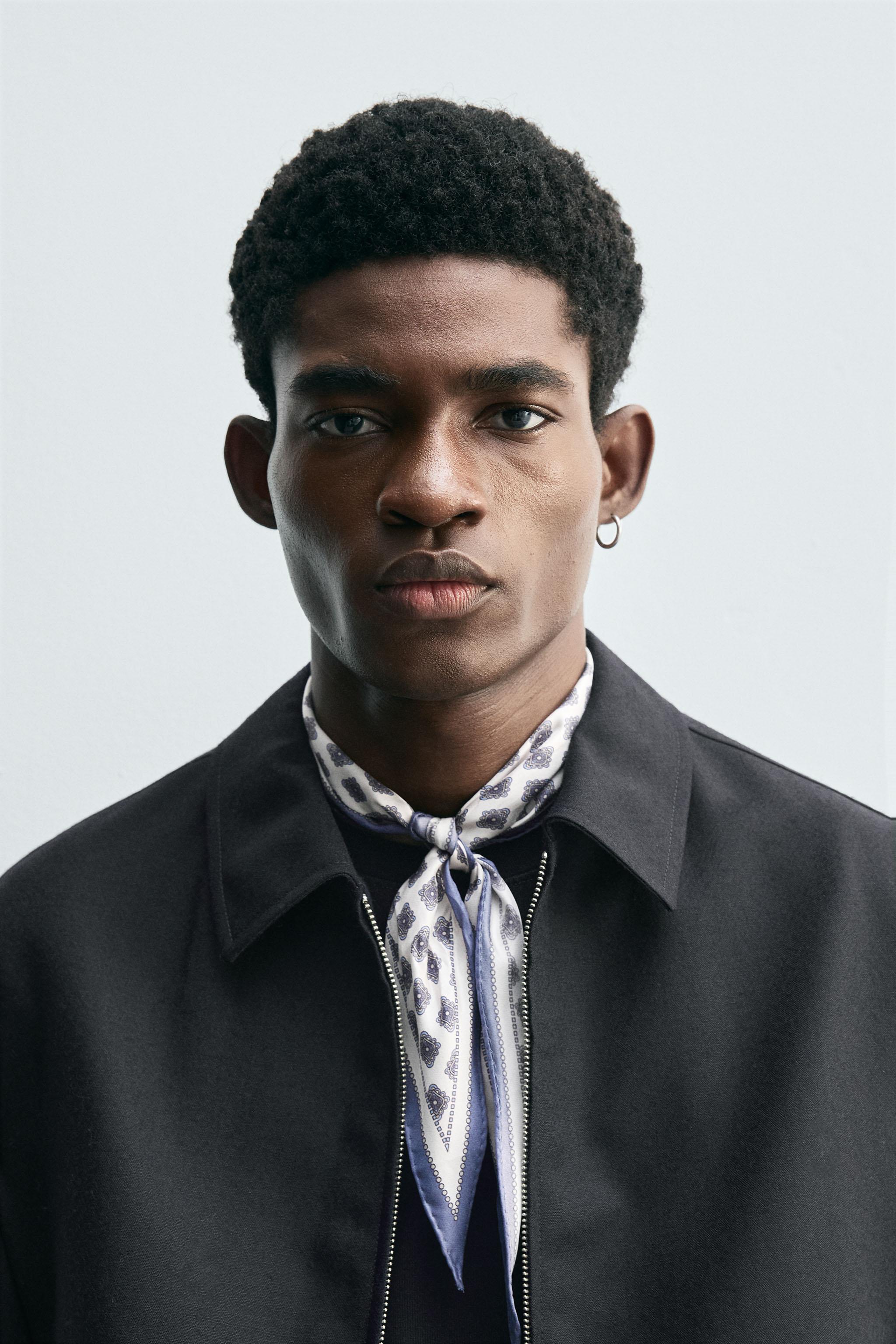 FOULARD À IMPRIMÉ GÉOMÉTRIQUE 100 % SOIE