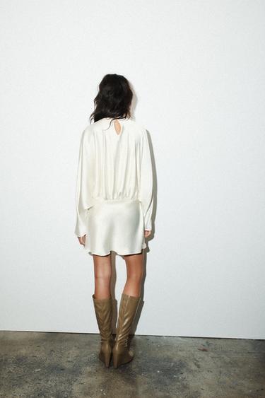 ROBE COURTE SATINÉE FOULARD - Blanc cassé de Zara - Image 5