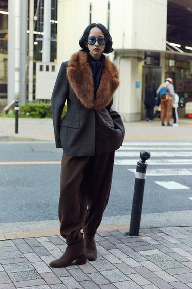 BARREL TROUSERS WITH WOOL PLEAT - Dark brown by Zara