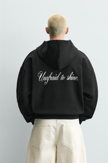 SWEAT CROPPED À CAPUCHE ET INSCRIPTIONS IMPRIMÉES - Noir de Zara - Image 2