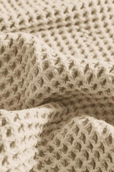 WAFFLE-KNIT COTTON BATH TOWEL - Light beige by Zara - Image 3