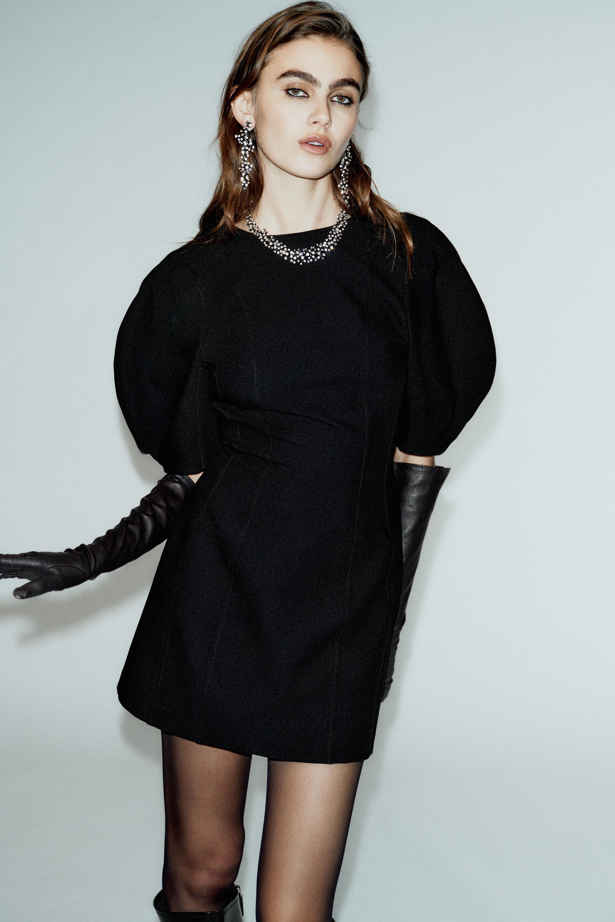 SHORT BALLOON SLEEVE DRESS