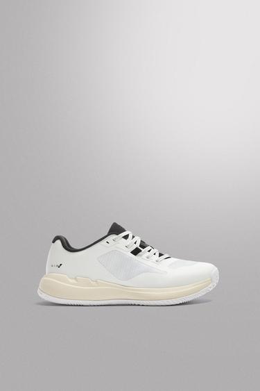 ZAPATILLA PARA DEPORTES DE CANCHA - Blanco de Zara