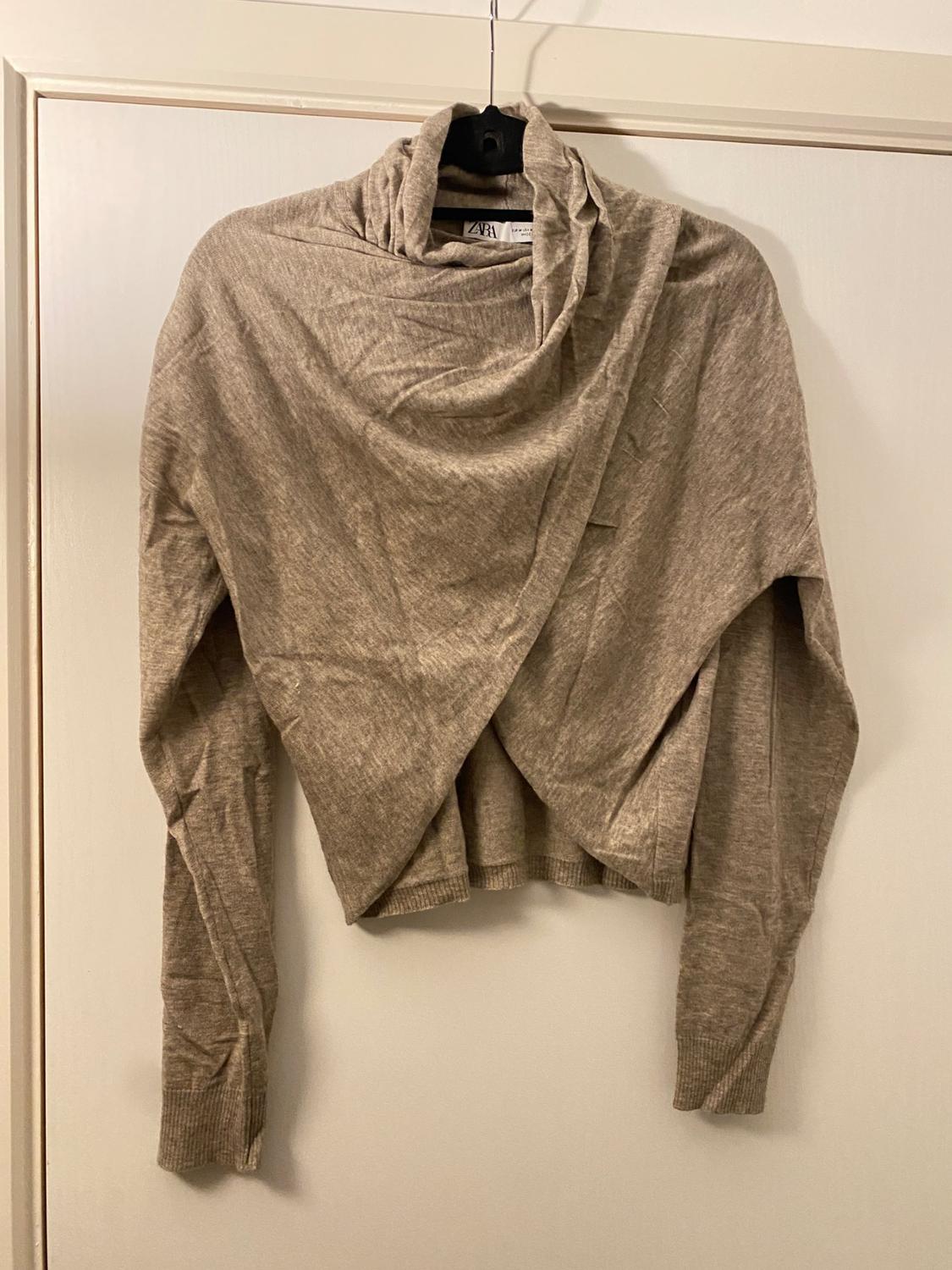 KNIT SWEATER WITH CRISS-CROSS FRONT - Image 2