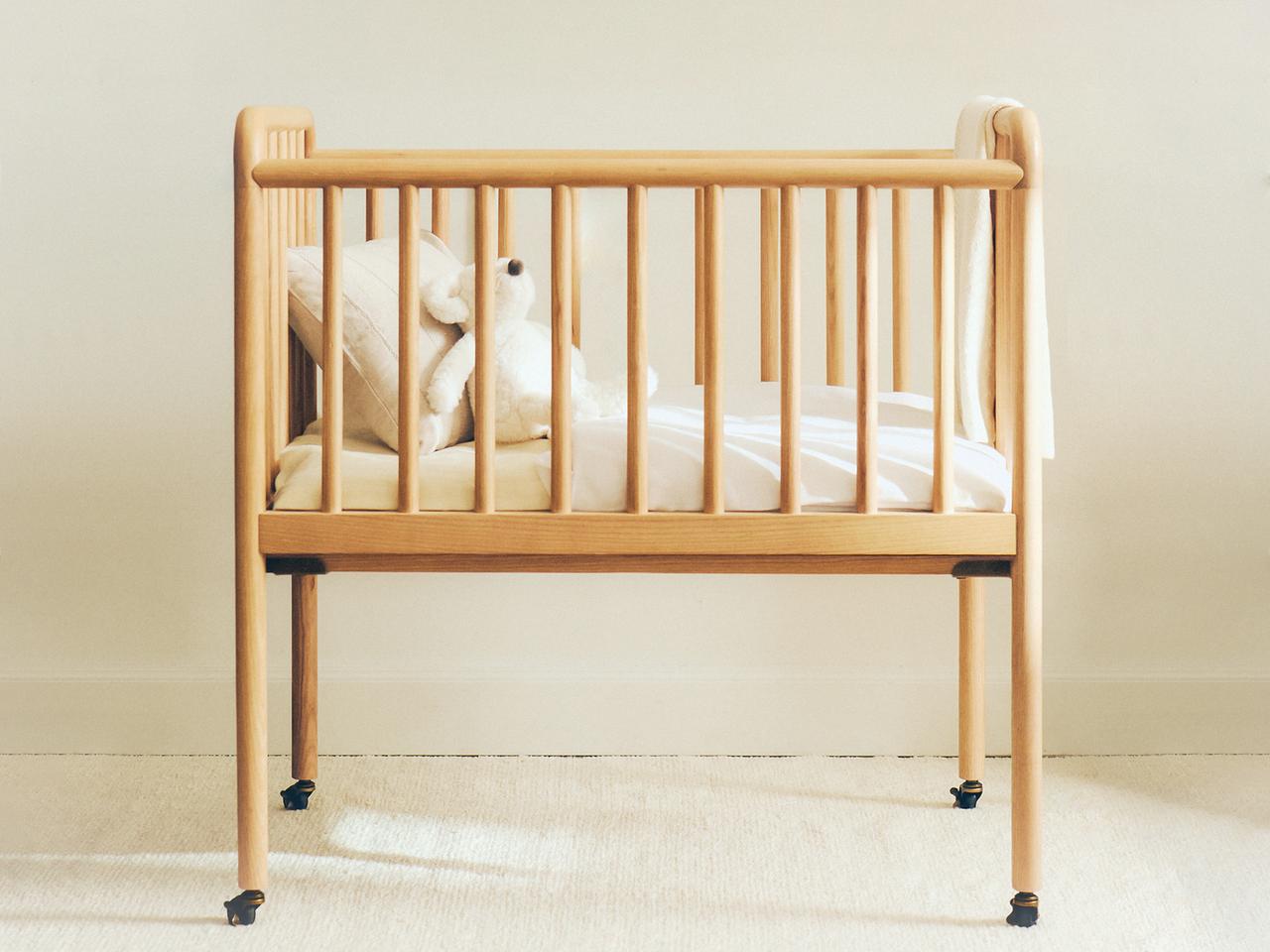 KIDS' ASH WOOD MINI COT — Light beige