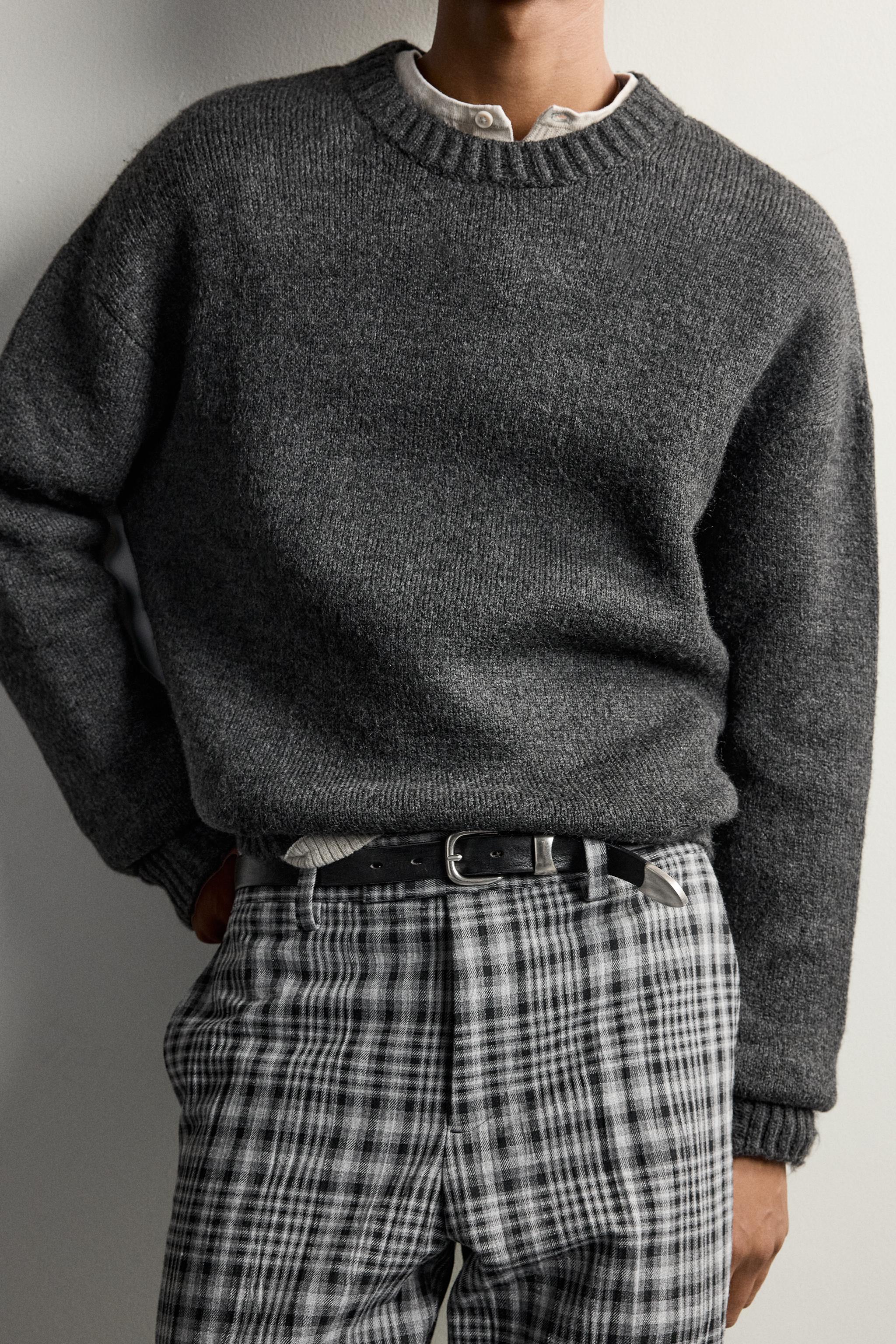 PULL COUPE DÉCONTRACTÉE FINITIONS AJOURÉES