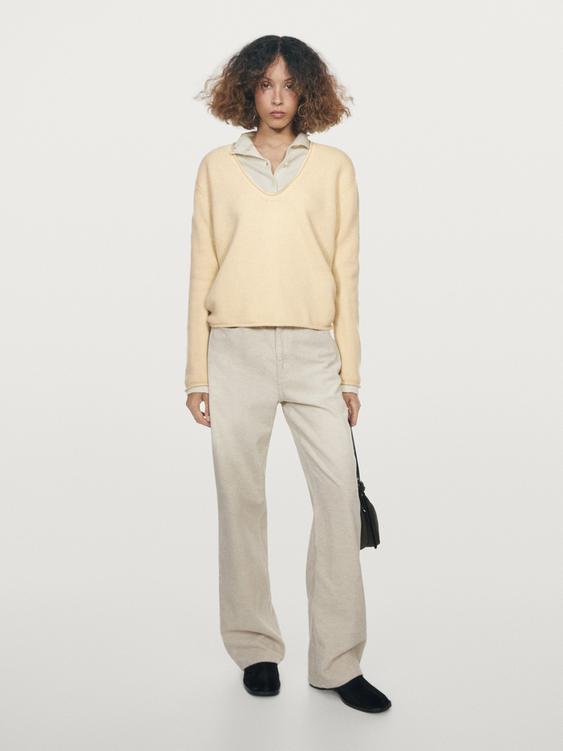 Wool V-neck knit sweater