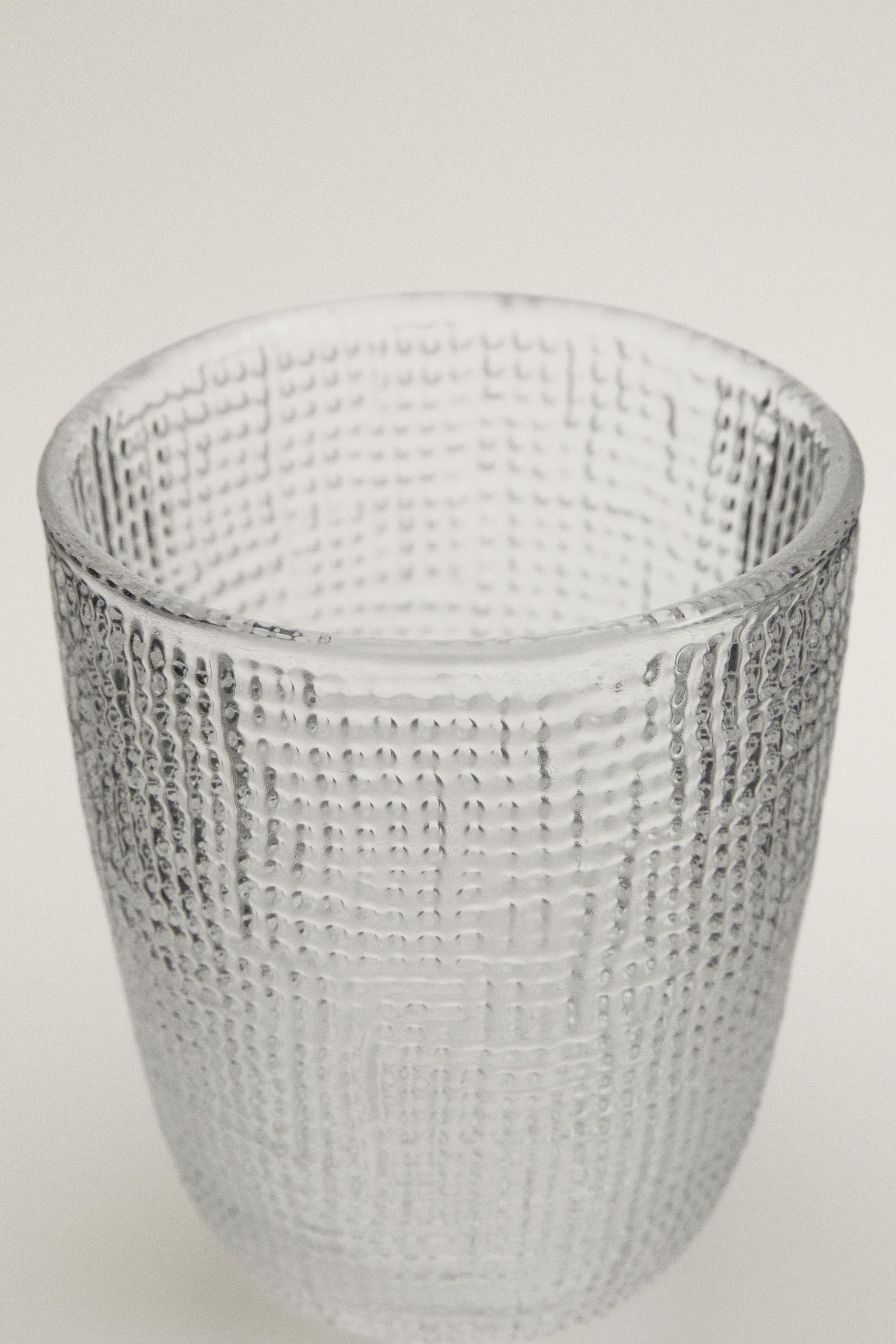 RAISED DESIGN GLASS TUMBLER — Transparent