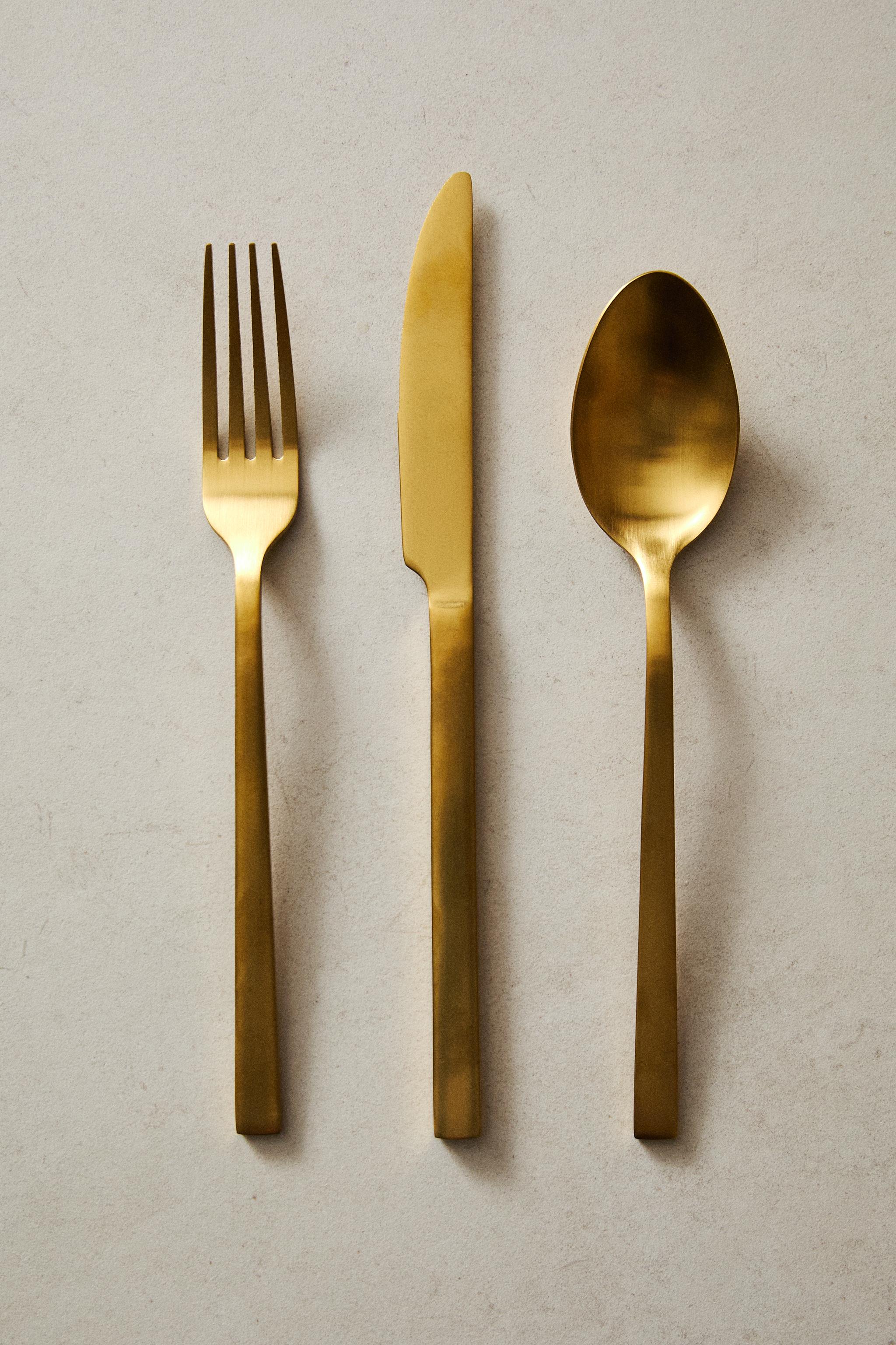 3-PIECE GOLDEN STEEL FLATWARE SET