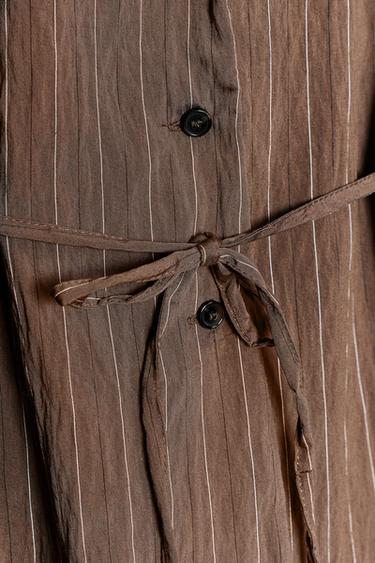 BLAZER À RAYURES AVEC ÉPAULETTES ET CEINTURE FINE - Marron / Écru de Zara - Image 7