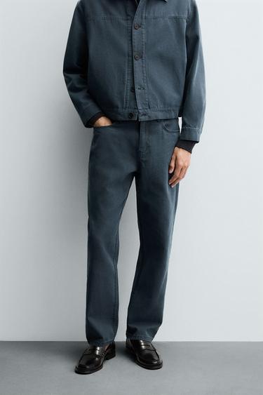 БРЮКИ STRAIGHT FIT С ЭФФЕКТОМ ПОТЕРТОСТИ — НЕФТЯНОЙ от Zara