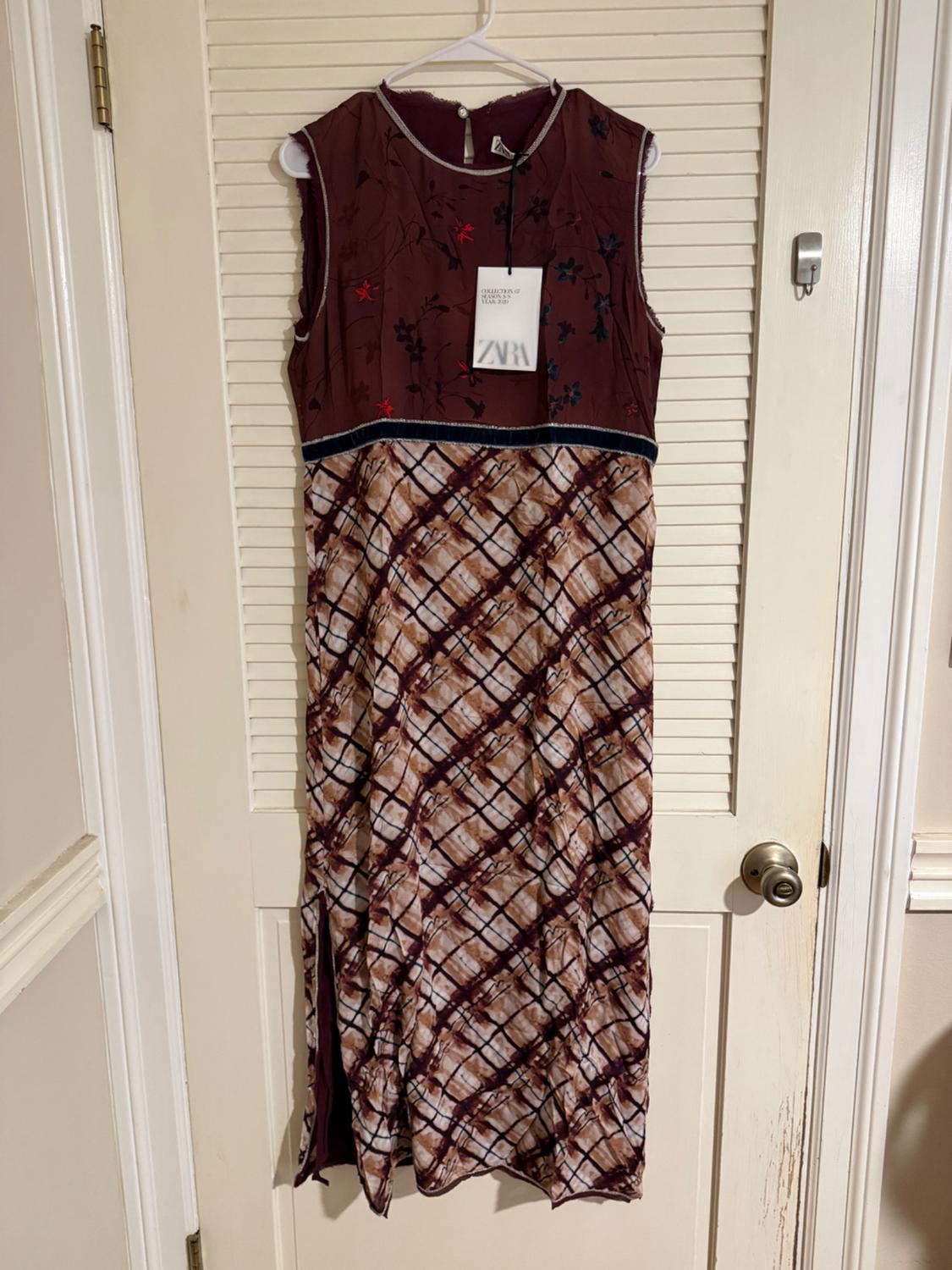 VESTIDO COMBINADO ESTAMPADO LIMITED EDITION - Image 2