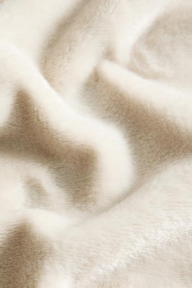 Zaras PLÄD I FLEECE MED FRANSAR - Naturfärg medel