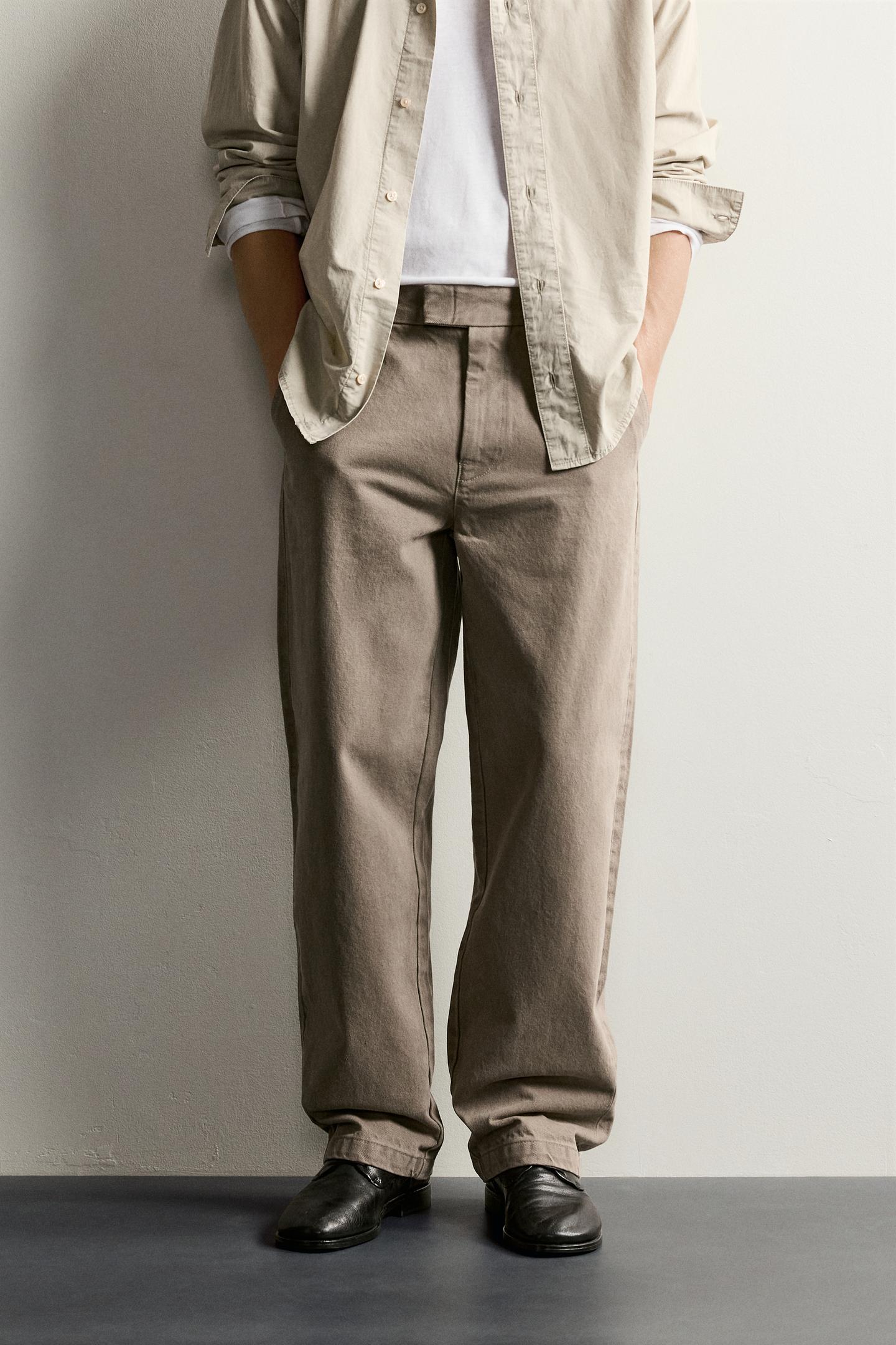 Мужские брюки Zara Straight-Fit Chino Pants with Tabs, цвет: Светлый хаки — фото 2