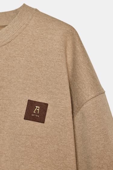 SWEAT AVEC PIÈCE - Marron clair de Zara - Image 8