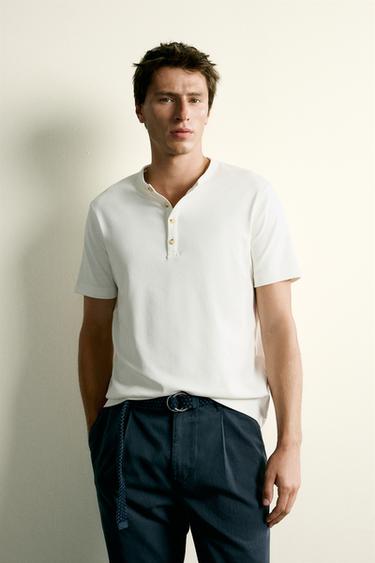 CAMISETA REGULAR FIT CUELLO PANADERO - Blanco roto de Zara