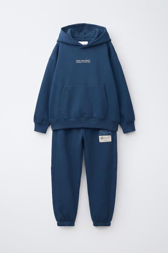 CONJUNTO FELPA SUDADERA Y PANTALÓN JOGGER ETIQUETAS - Azul medio de Zara - Imagen 0