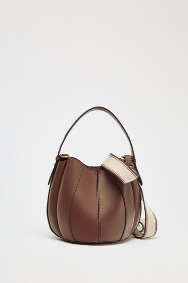 Zara TOPSTITCHED BUCKET BAG - Dark tan