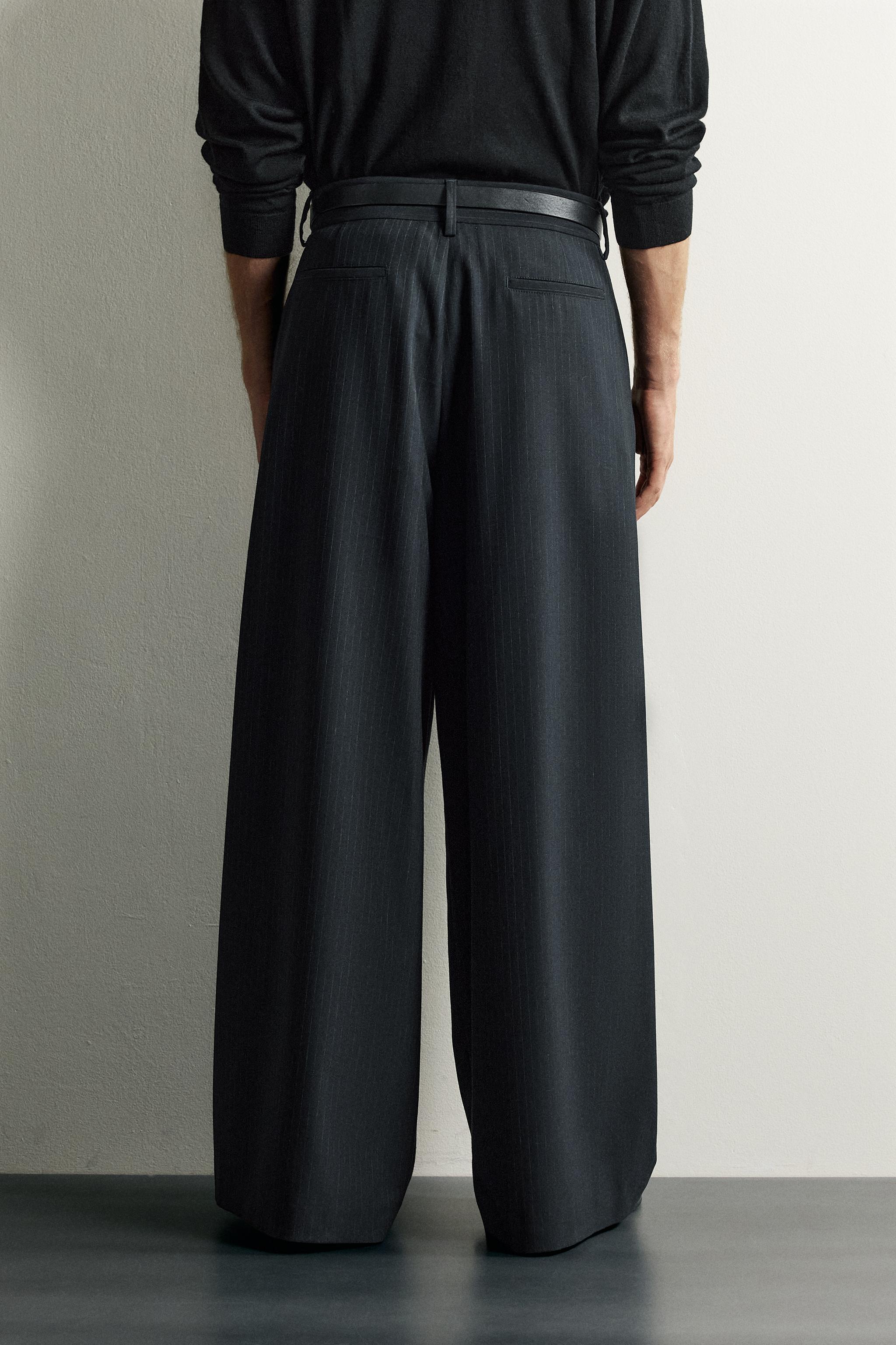 WIDE-FIT PLEATED PANTS - thumbnail 3