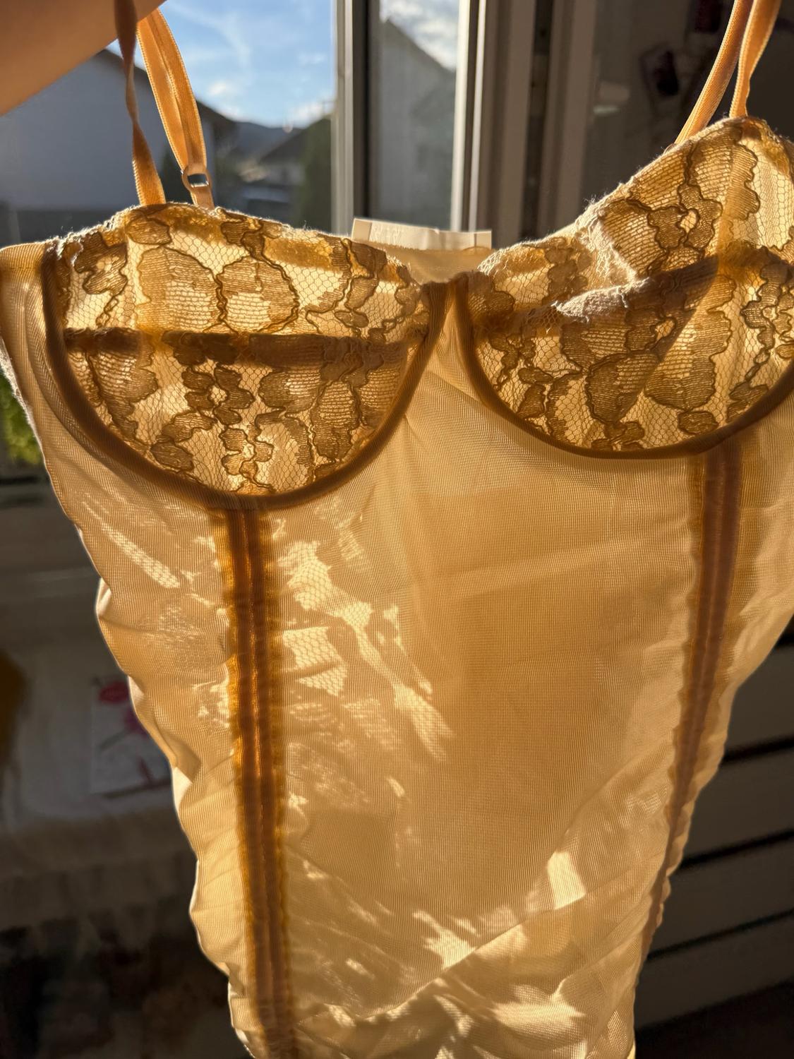 CORSETRY-INSPIRED TOP WITH LACE - Image 8