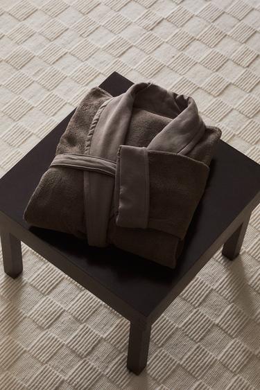 COTTON BATHROBE WITH APPLIQUÉ FABRIC - Dark mink by Zara