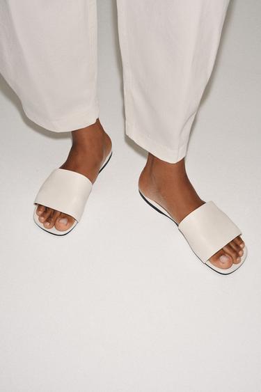 Zara FLAT LEATHER SANDALS - Off White