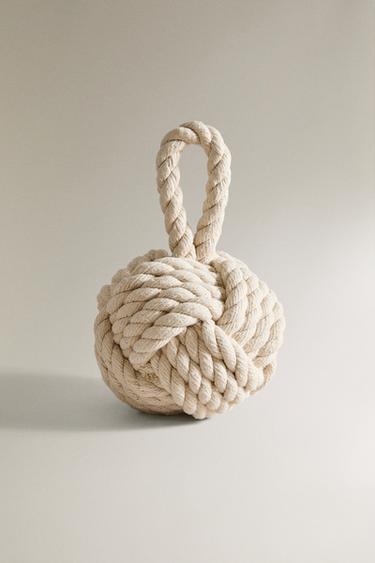 PLAITED DOORSTOP - Ecru / Beige by Zara