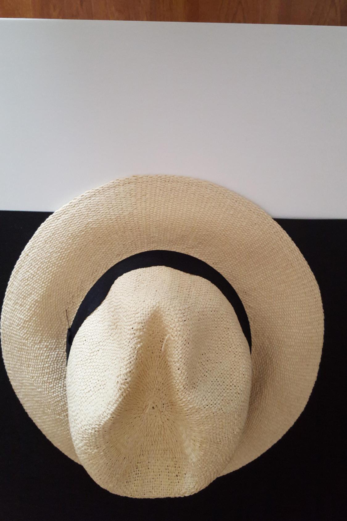 HAT WITH BAND